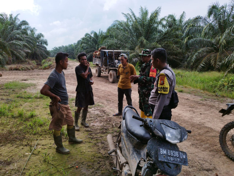 Serda Miftah Berikan Pemahaman Kepada Masyarakat Terkait Bahaya Karhutla dan Laksanakan Patroli