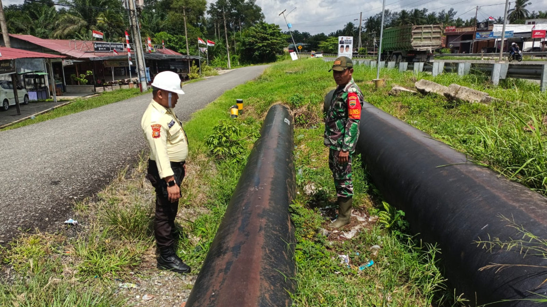 Serda M Andi Darmawan Cek Pipa Minyak Milik PT Pertamina