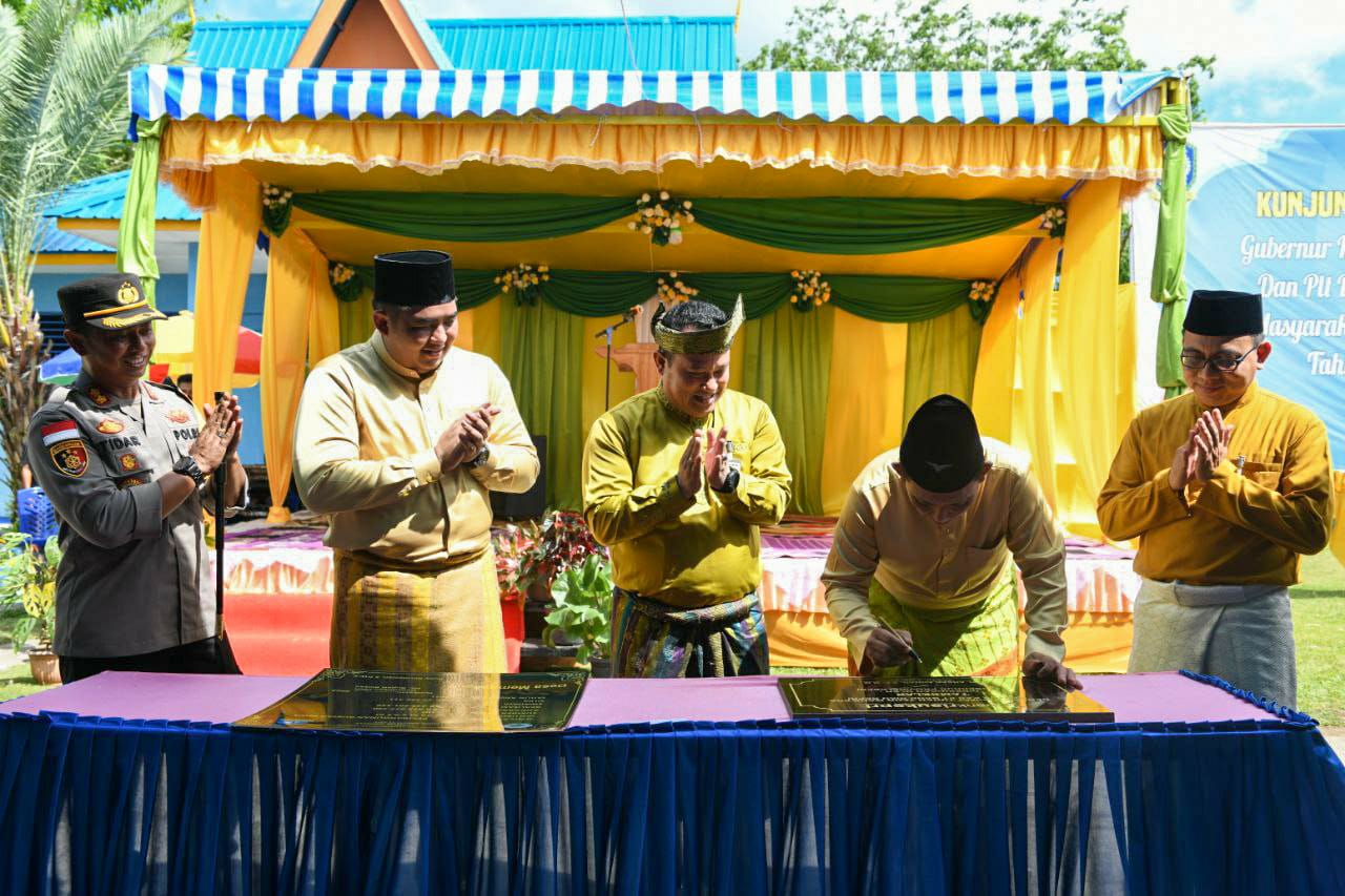 Gubernur Ansar Resmikan Kantor Kas Bank Riau Kepri di Tambelan