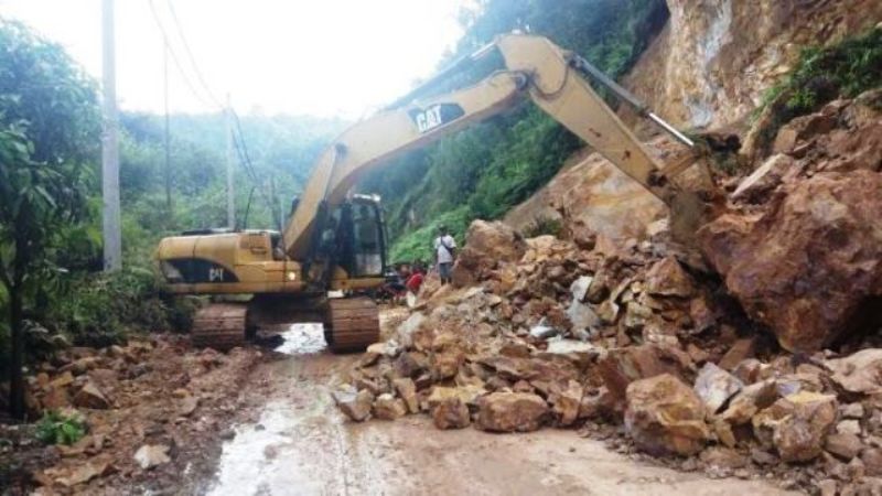 Jalur Sumbar-Riau, Waspada Daerah Rawan Longsor