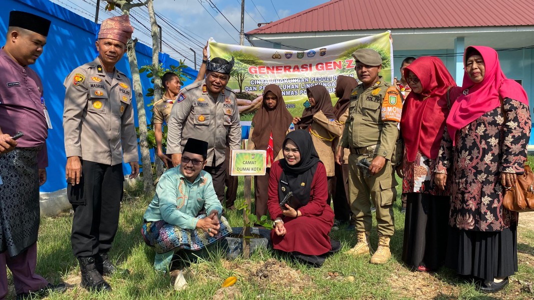 Polres Dumai Gelar Edukasi Green Policing dan Bahaya Penyalahgunaan Narkoba di SMK Perikanan Provinsi Riau