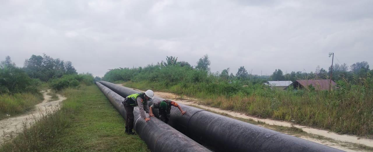 Babinsa Kelurahan Tanjung Palas Laksanakan Patroli di Pipa PHR