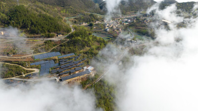 Zero-Carbon Village Rises in Tujia Countryside