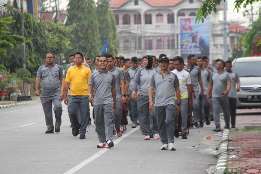 Jaga Kesehatan Saat Operasi Mantap Praja, Polres Bengkalis Gelar Olahraga Bersama