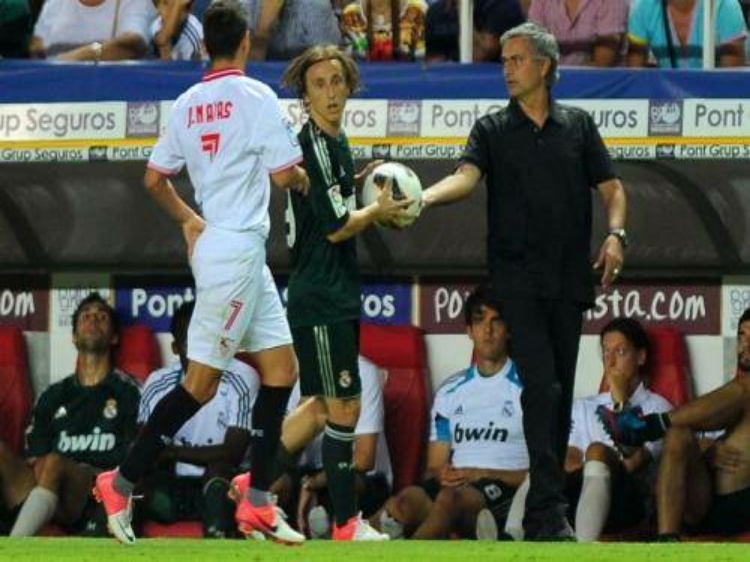 Menanti Kombinasi Modric dan Mourinho Bersama Man United