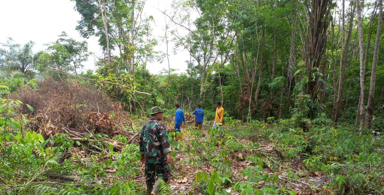Giat Pelda Riadi Sembiring Memantau Wilayahnya Cegah Karhutla