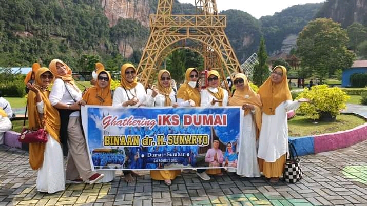 Sampai di Sumatera Barat, Rombongan IKS Langsung Bergembira
