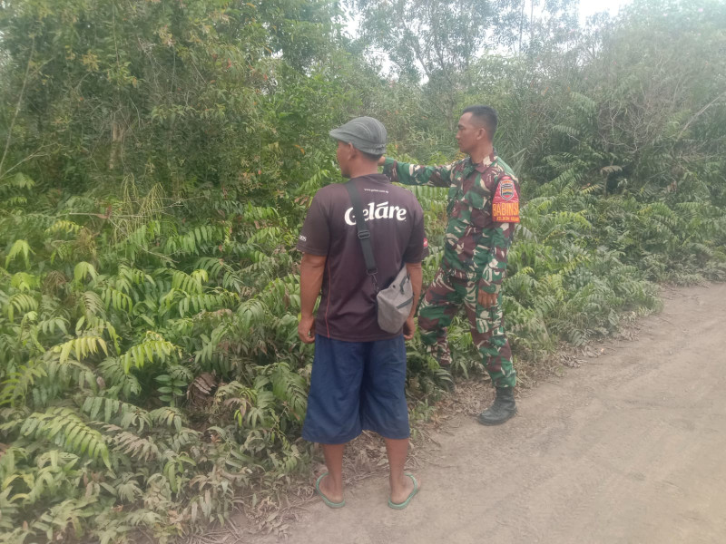 Cegah Karhutla, Babinsa Dumai Barat Sosialisasikan Larangan Bakar Lahan