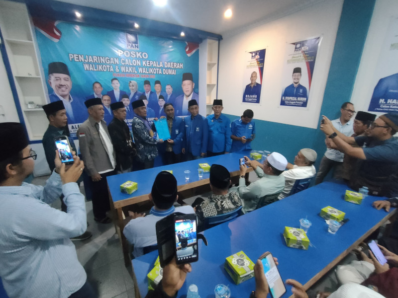 Balon Wawako Dumai 2025-2030 Sugiarto Kembalikan Formulir ke DPD PAN Dumai