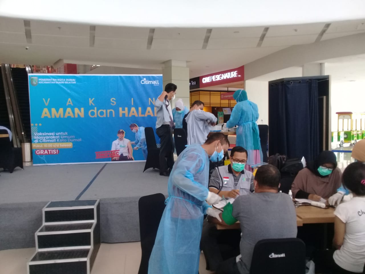 Ratus Warga Dumai Lakukan Vaksinasi di Citimall
