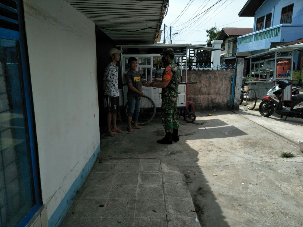 Datangi Rumah Warga, Ini Yang Dilakukan Serda Boby Rahman