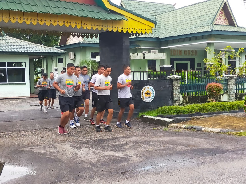 Semangat Anggota Kodim 0320/Dumai Ikuti Giat Rutin Senam Aerobik