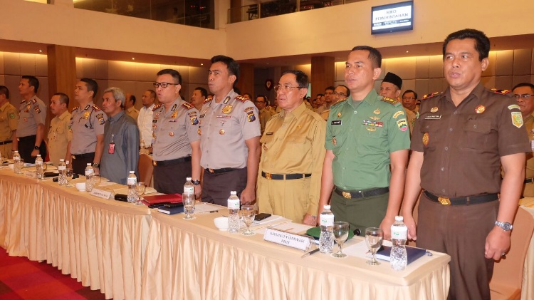 Bupati Inhil Hadiri Rapat Koordinasi Bupati/Walikota se-Riau