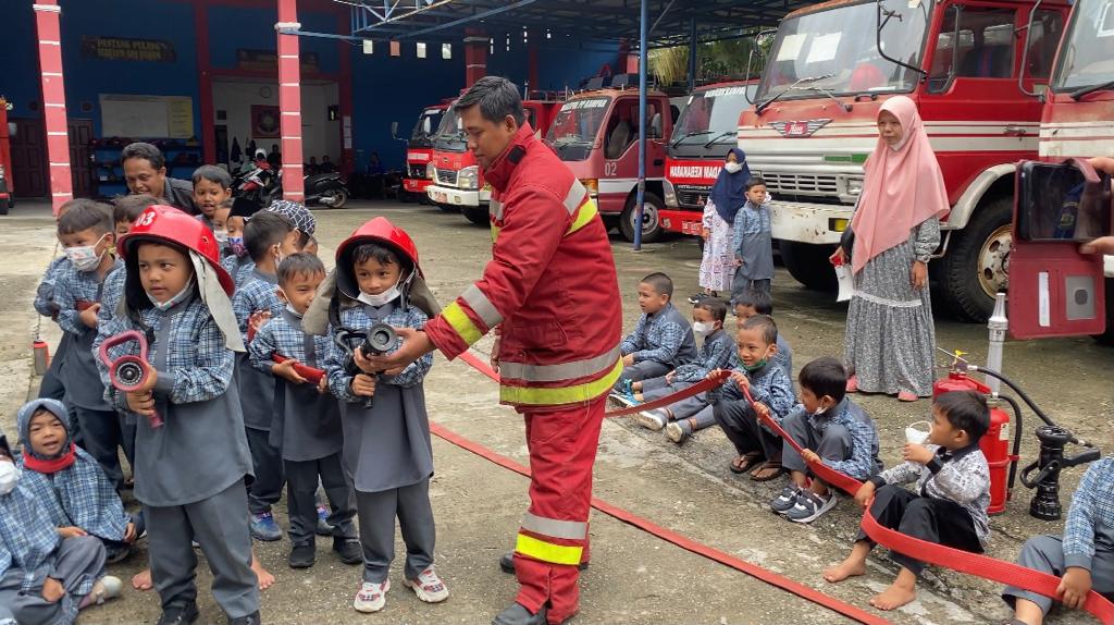 Dinas Pemadam Kebakaran dan Penyelamatan Kampar Terima Kunjungan TK ADZKYAH