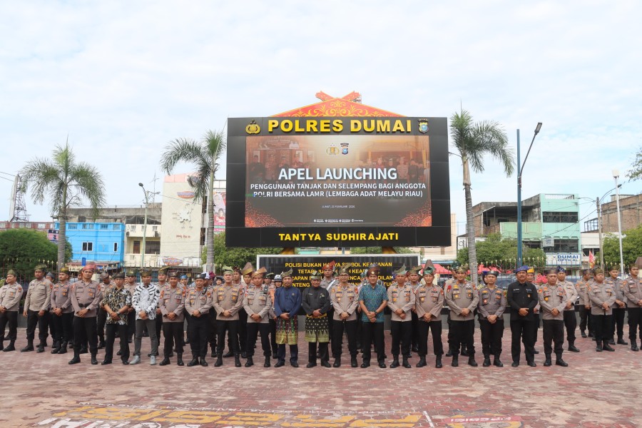 Polres Dumai Resmi Launching Penggunaan Tanjak dan Slempang Bersama LAM Kota Dumai