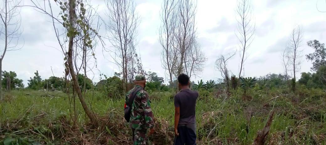 Laksanakan Patroli, Serka Fahrizal Purba Pastikan Karhutla Tidak Ada