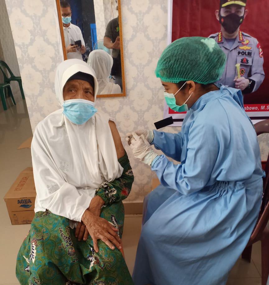 Gerai Polres Rokan Hilir Menggelar Vaksinasi COVID19 Tahap Dua