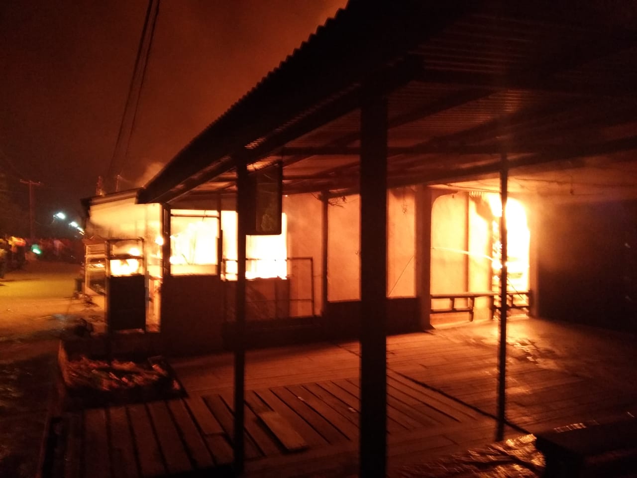 Pasar di Pulau Burung Inhil Terbakar