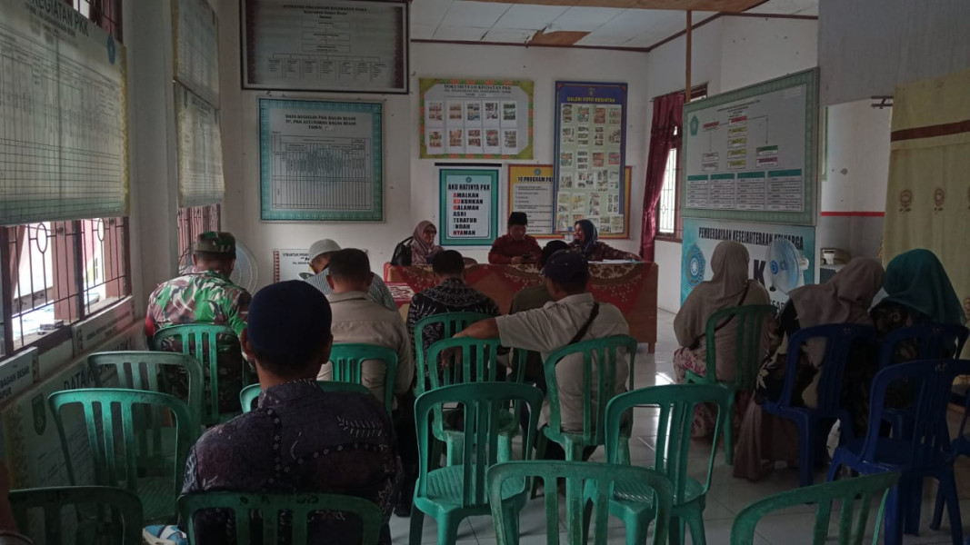 Bertempat di Kantor Kelurahan, Sertu Sareh Hadiri Sosialisasi P4K
