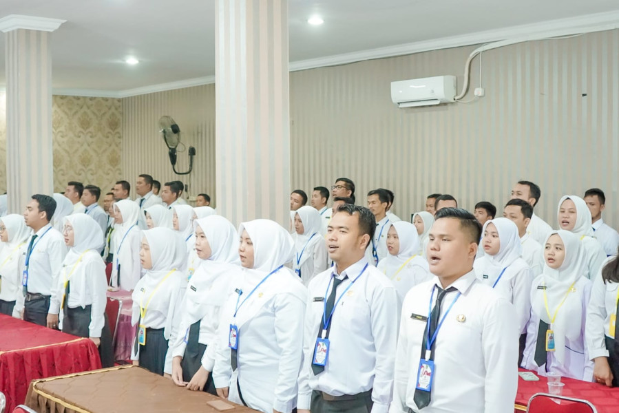 Diikuti 80 Peserta, Bupati Rohil Resmi Tutup Pelatihan Dasar CPNS