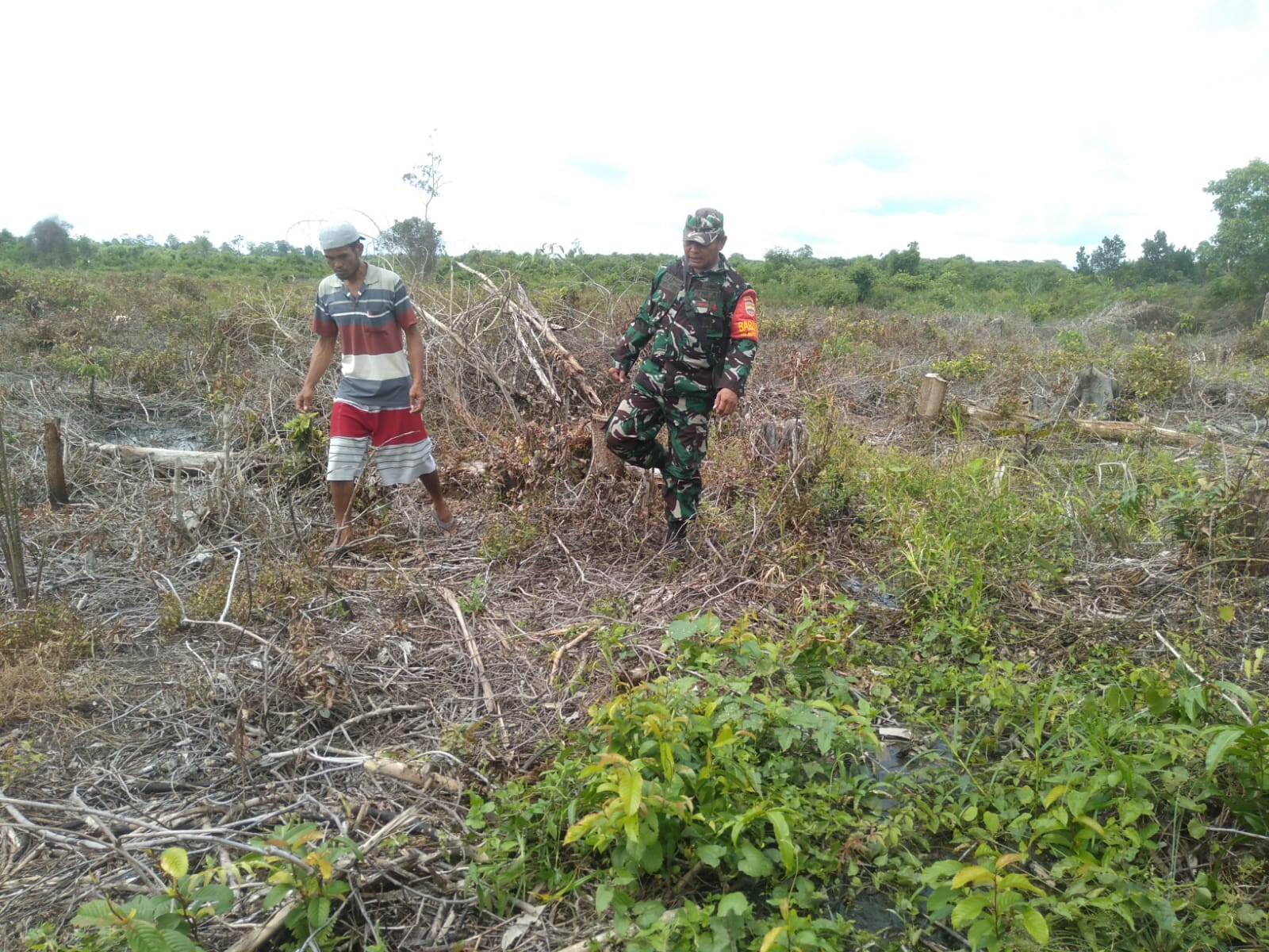 Babinsa Koramil 01 Harap Masyarakat Bantu Cegah Karhutla