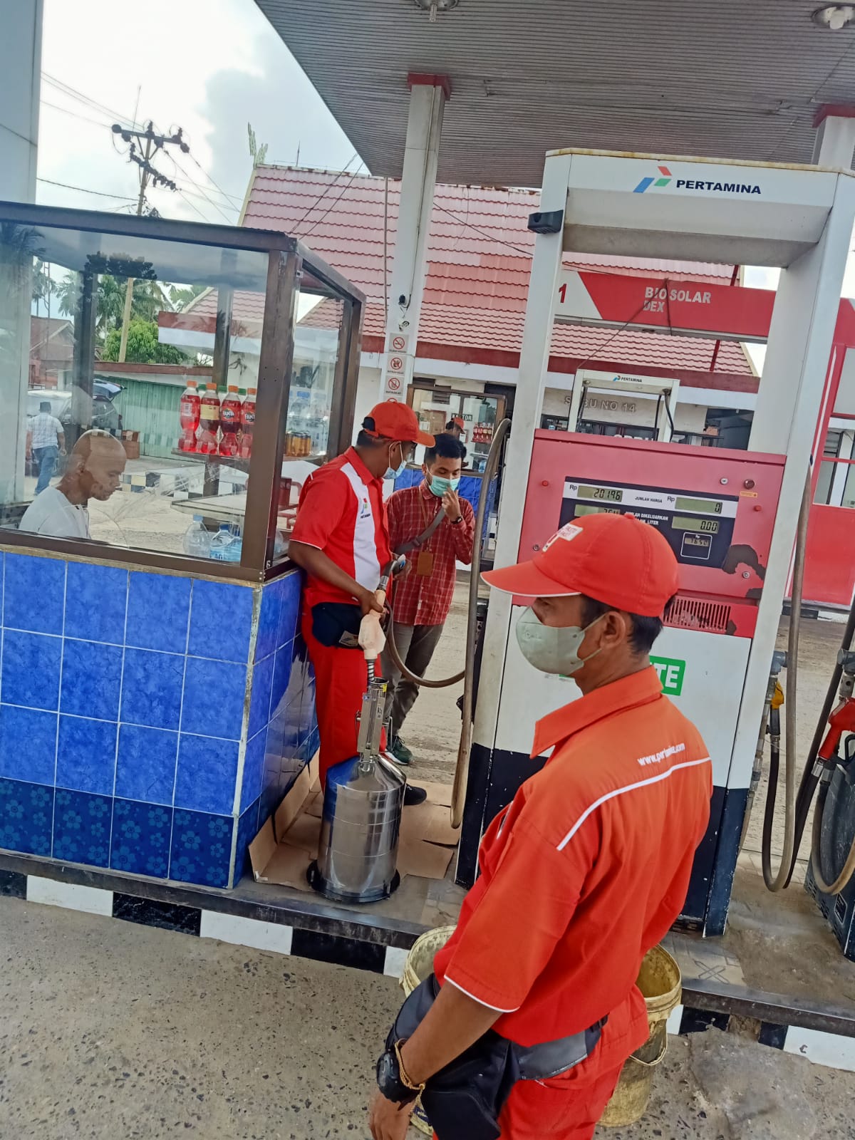 Pastikan Takaran SPBU Sesuai, Disdagprin Kabupaten Bengkalis Turun Lakukan Pengawasan