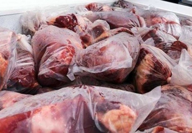 Bulog Riau Kembali Datangkan 100 Ton Daging Kerbau Beku