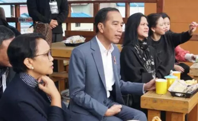 Datang ke Korea, Netizen Malah Protes Saranghae Presiden Jokowi