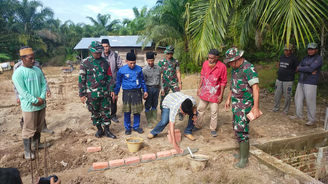 TMMD ke 117, Dansatgas TMMD Pantau Pengerjaan Renovasi Mesjid