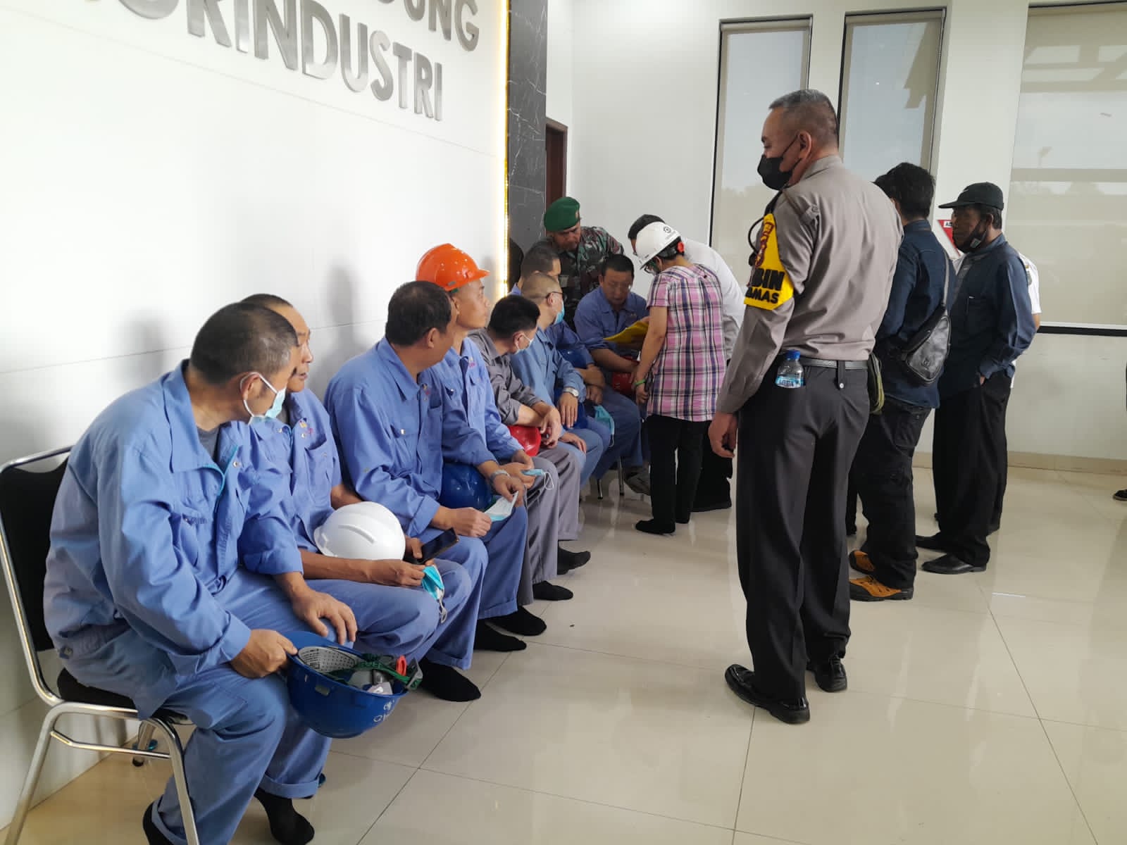 Babinsa dan Tim Pora Cek Sejumlah Perusahaan Yang Berada di KID