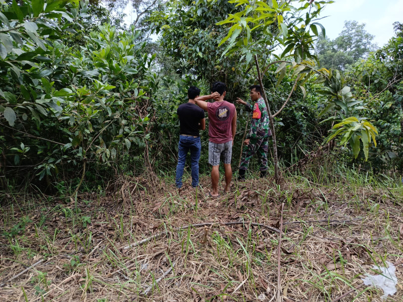 Babinsa Tomy Mike G.A. Ajak Masyarakat Lawan Ancaman Api