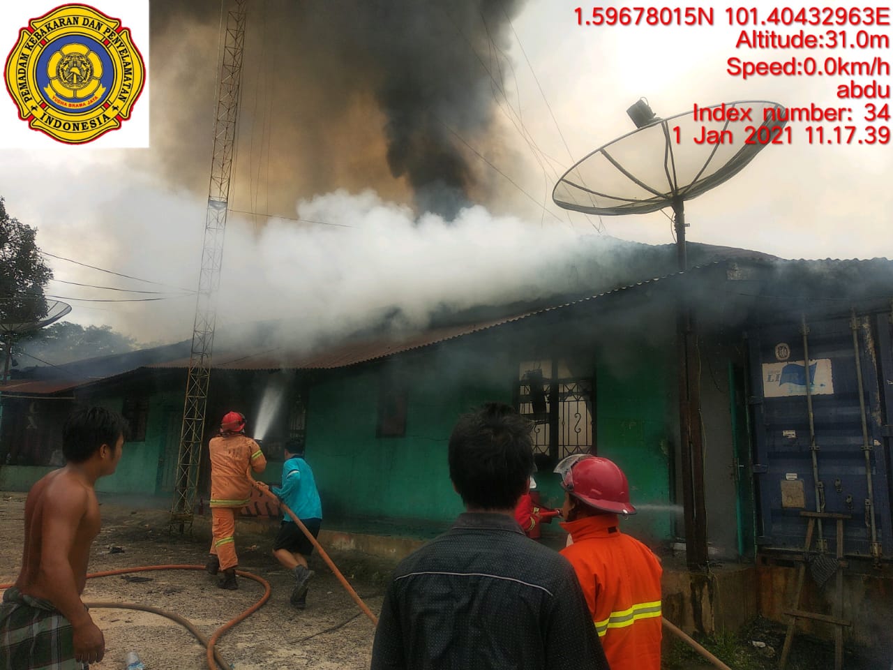 Rumah Masyarakat di Jalan Soekarno Hatta Dumai Dilalap si Jago Merah