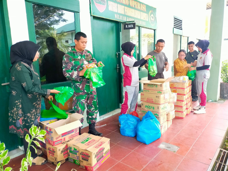 Kodim 0320/Dumai Gelar Panen Hidroponik dan Berbagi Sembako, Wujud Kepedulian Terhadap Masyarakat
