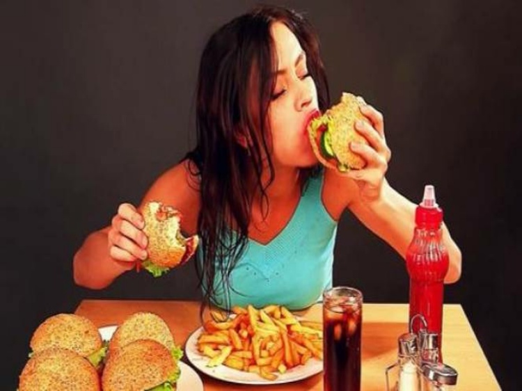 4 Bahaya Sering Konsumsi Makanan Cepat Saji