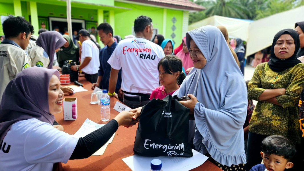 Antusias, Warga Boncah Mahang Bengkalis Serbu Pasar Murah PHR