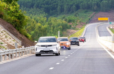 VinFast sets national record, surpasses 100,000 vehicles sold in just three quarters