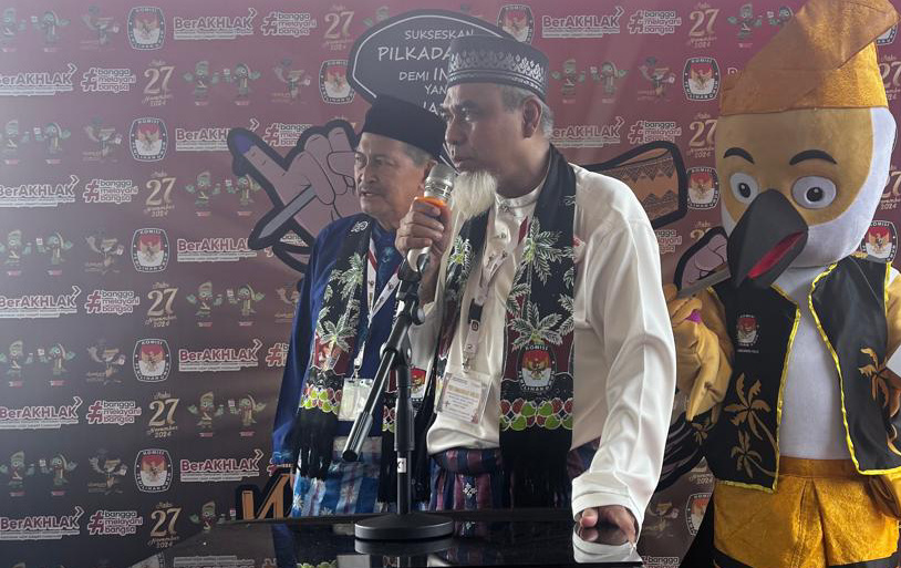 Pertama ke KPU Inhil, Berkas Paslon USSALI Diterima