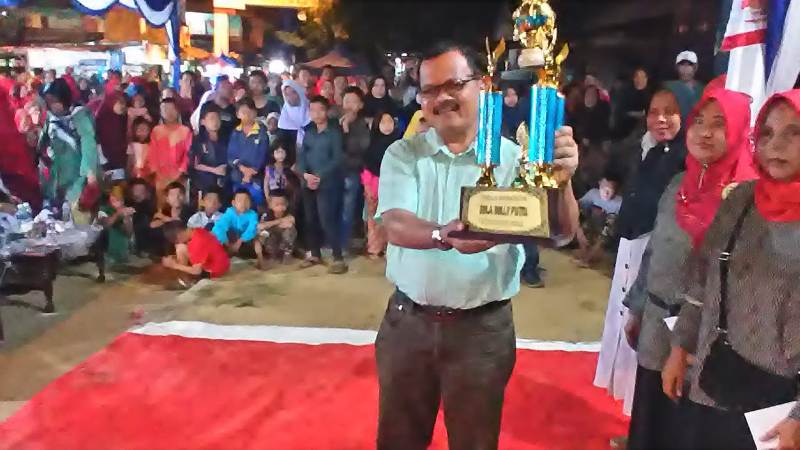 Warga Kelurahan Batu Merah Hadiri Malam Hiburan HUT-RI ke 73