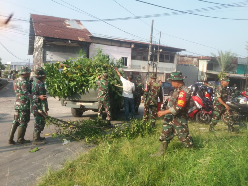 Wadanramil 01 dan Personil Laksanakan Giat Gotong Royong