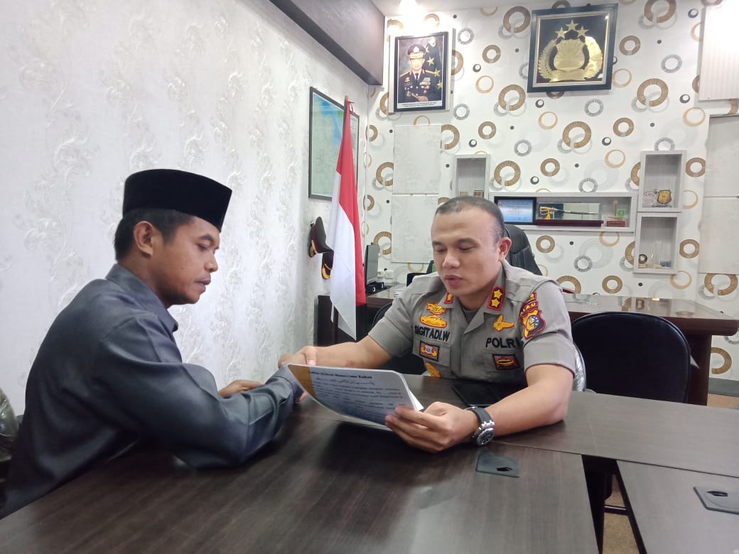 Kapolres Serahkan Zakat Mal ke Baznas Bengkalis