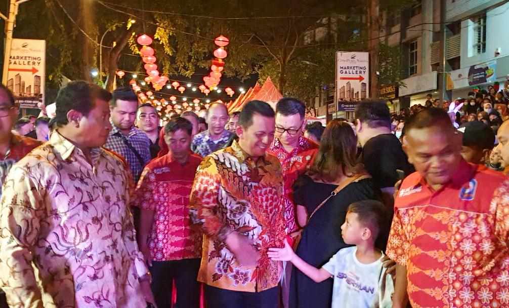 Gubernur Ansar Hadiri Momen Pergantian Tahun Baru Imlek 2574 Kongzili di Nagota Citywalk Batam