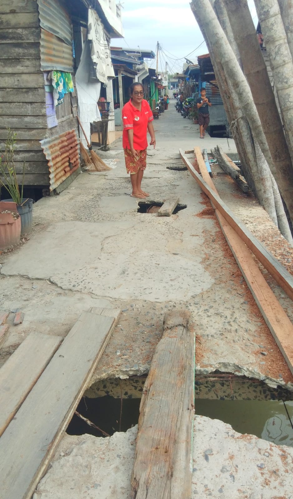 Ruas JL Antara Dusun I Bolong-Bolong, Warga Minta Ada Perbaikan