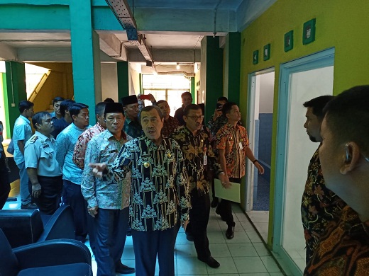 Untuk Embarkasi Haji Antara Riau, Pemprov Terpaksa Pinjam X-Ray Bandara Japura