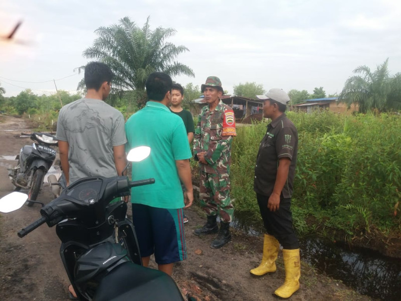 Himbauan Sertu Nono Terkait Penanganan Karhutla ke Masyarakat