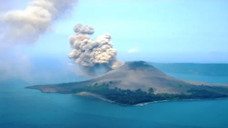 PVMBG: Gunung Anak Krakatau Mengalami 60 Gempa Letusan