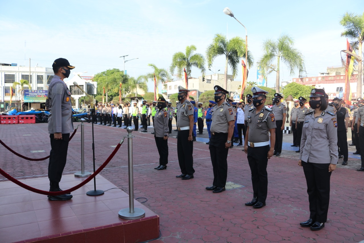 Kapolres Pimpin Upacara Korp Raport Kenaikan Pangkat 36 Personil Polres Dumai