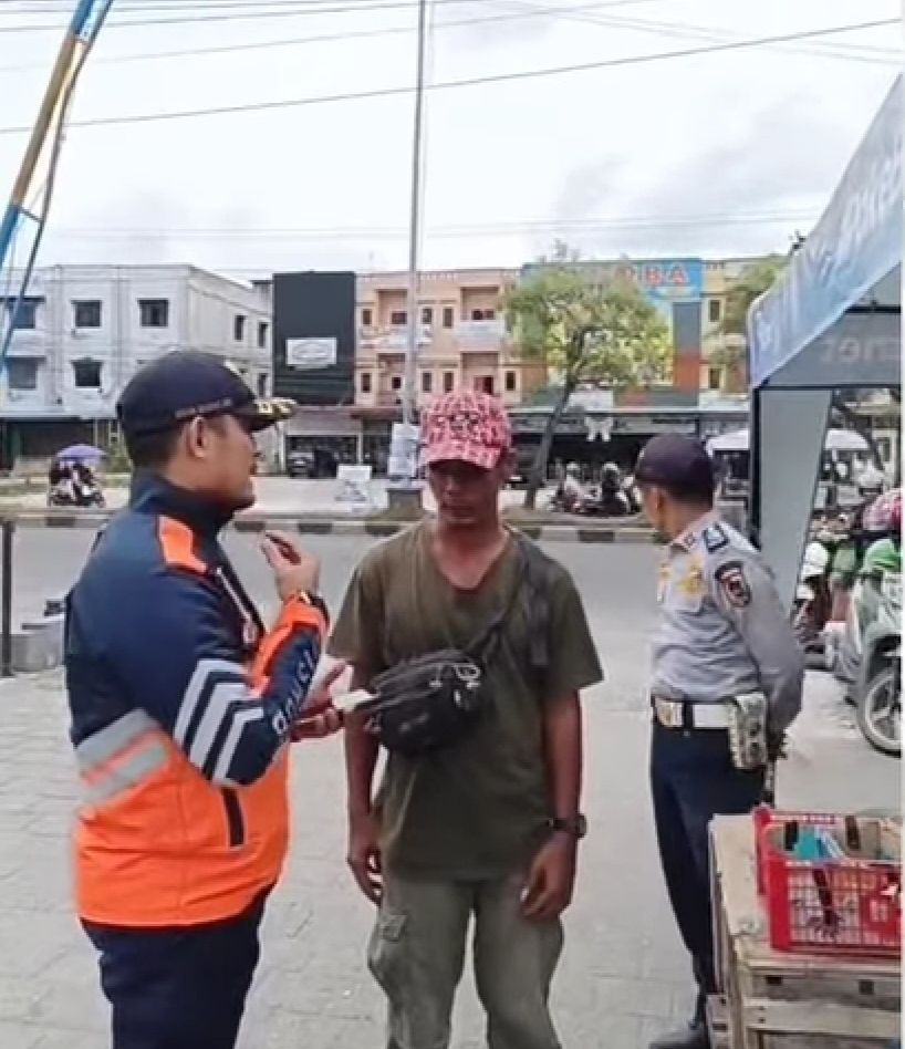 Patroli Rutin Petugas UPT Perparkiran Dishub Pekanbaru dan Berikan Imbauan Kepada Jukir