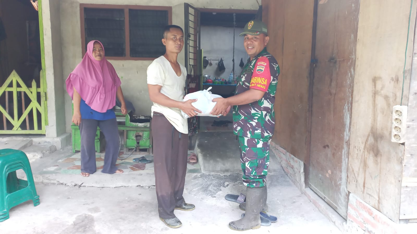 Babinsa Masuk Dapur Dilaksanakan Oleh Serda Roni Sandra