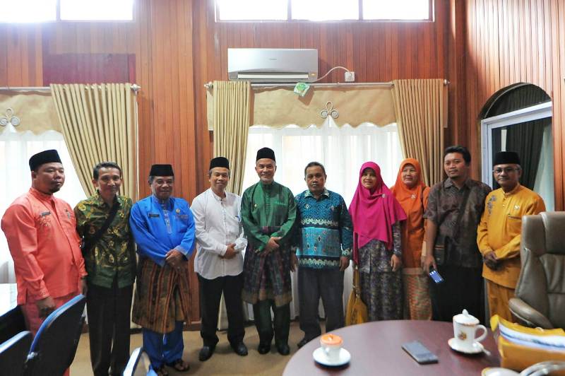 Pemkab Meranti Komitmen Majukan Pendidikan Putra-putri Asli Daerah