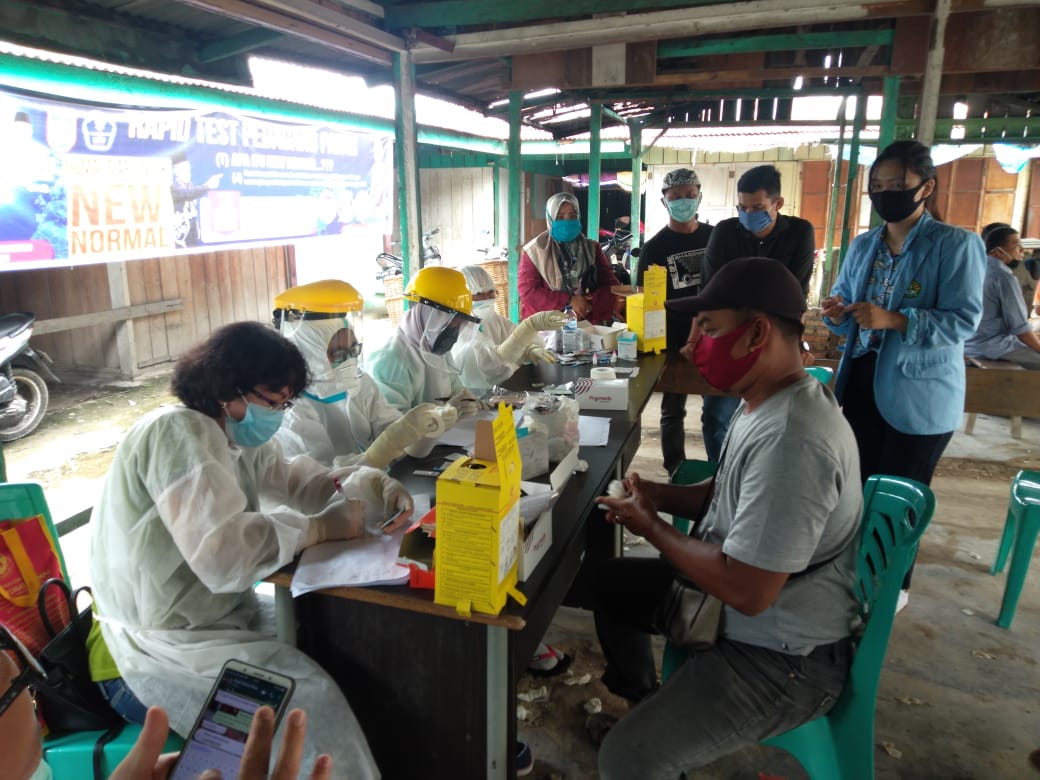 Rapid Test Digelar untuk Pedagang Pasar Pulau Payung dan BSM